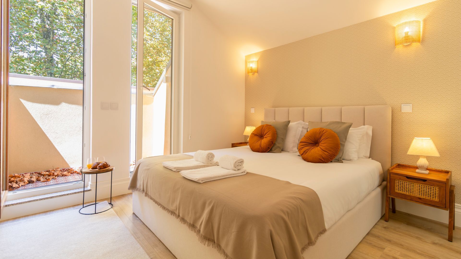 Iron/ironing board, free WiFi, bed sheets