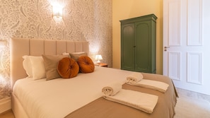 2 bedrooms, iron/ironing board, free WiFi, bed sheets - Urban House Marquês - D - by LovelyStay (Porto)
