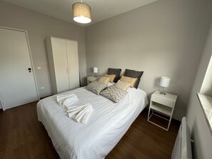 2 chambres, fer et planche à repasser, accès au Wi-Fi (inclus)