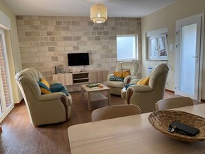 TV - Casa da Ti Bemvinda - Two Bedroom House, Sleeps 4 (Ilha)
