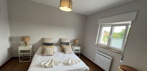 2 sovrum, strykjärn/strykbräda, gratis wi-fi och sängkläder