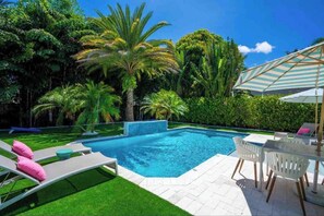 Outdoor pool, a heated pool