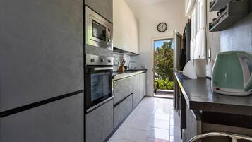 Villa | Private kitchen | Dishwasher