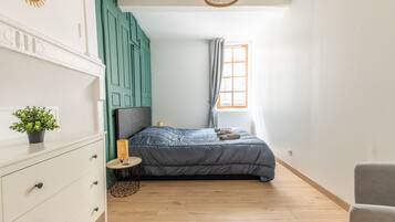 2 bedrooms, iron/ironing board, travel crib, free WiFi