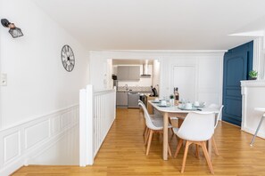 Dining - Le Petit Pirou Cosy Halte Auvergne (Thiers)