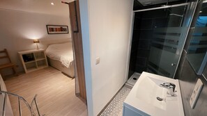 Fer et planche à repasser, Wi-Fi