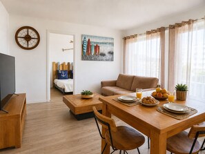 Dining - Évasion Marine • Comfort & Beachfront Escape (Mauguio)