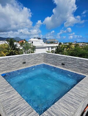 Villa | Pool - Rooftop Garden Jacuzzi Luxury Villa (Black River)
