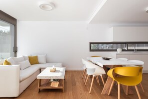 Signature Apartment | Living area