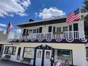 Exterior - Main Street Modern Suite in Historic Bridgeport (Bridgeport)