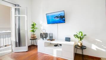 City Apartment, 2 Bedrooms | Living area