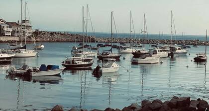 Charming Coastal Cottage, Steps to Ocean & Rockport Village!