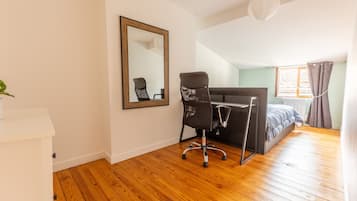 4 Schlafzimmer, Bügeleisen/Bügelbrett, Reisekinderbett, kostenloses WLAN