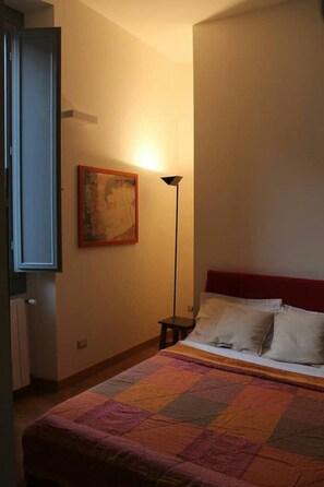 1 quarto, Wi-Fi de cortesia, roupa de cama