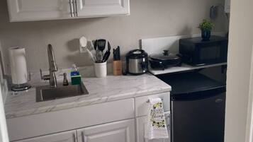 Réfrigérateur, micro-ondes, lave-vaisselle