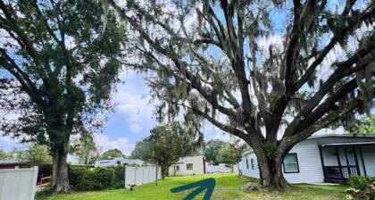 NEW! Cozy House near Golf Club /Airport