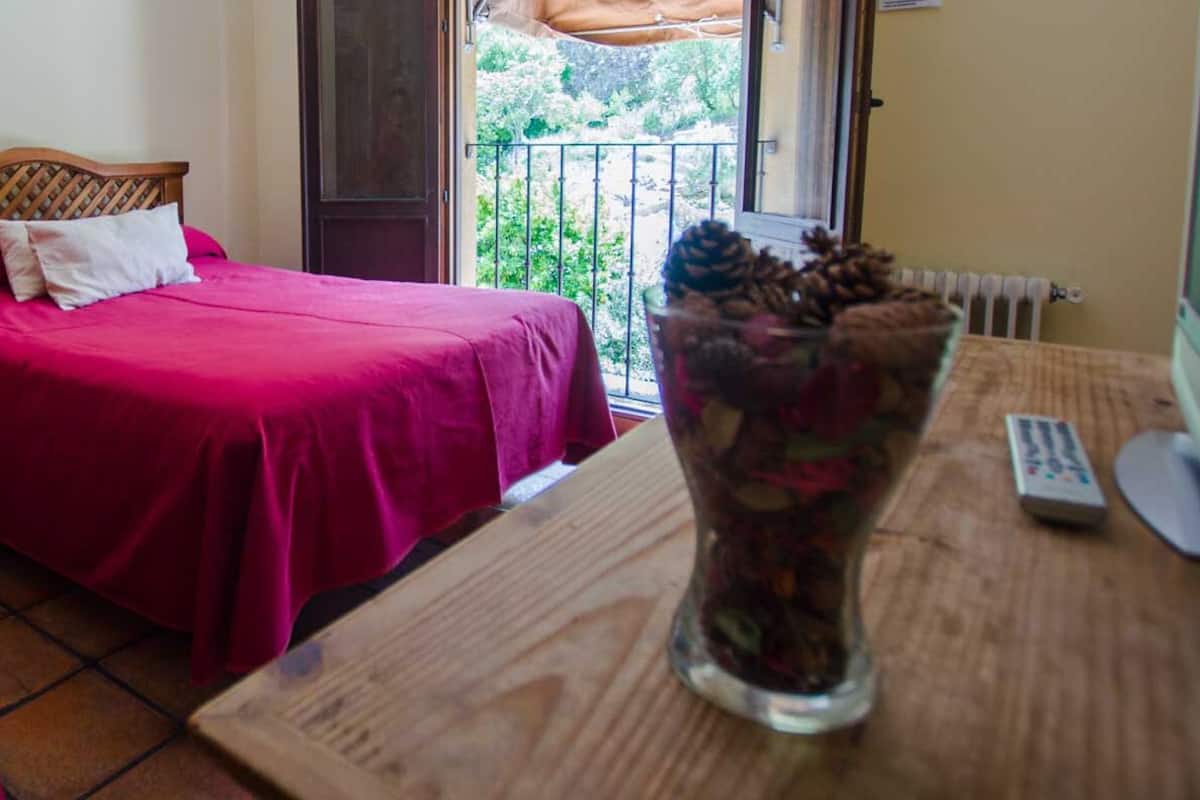 Family Room (112) | Cribs/infant beds, free WiFi, bed sheets