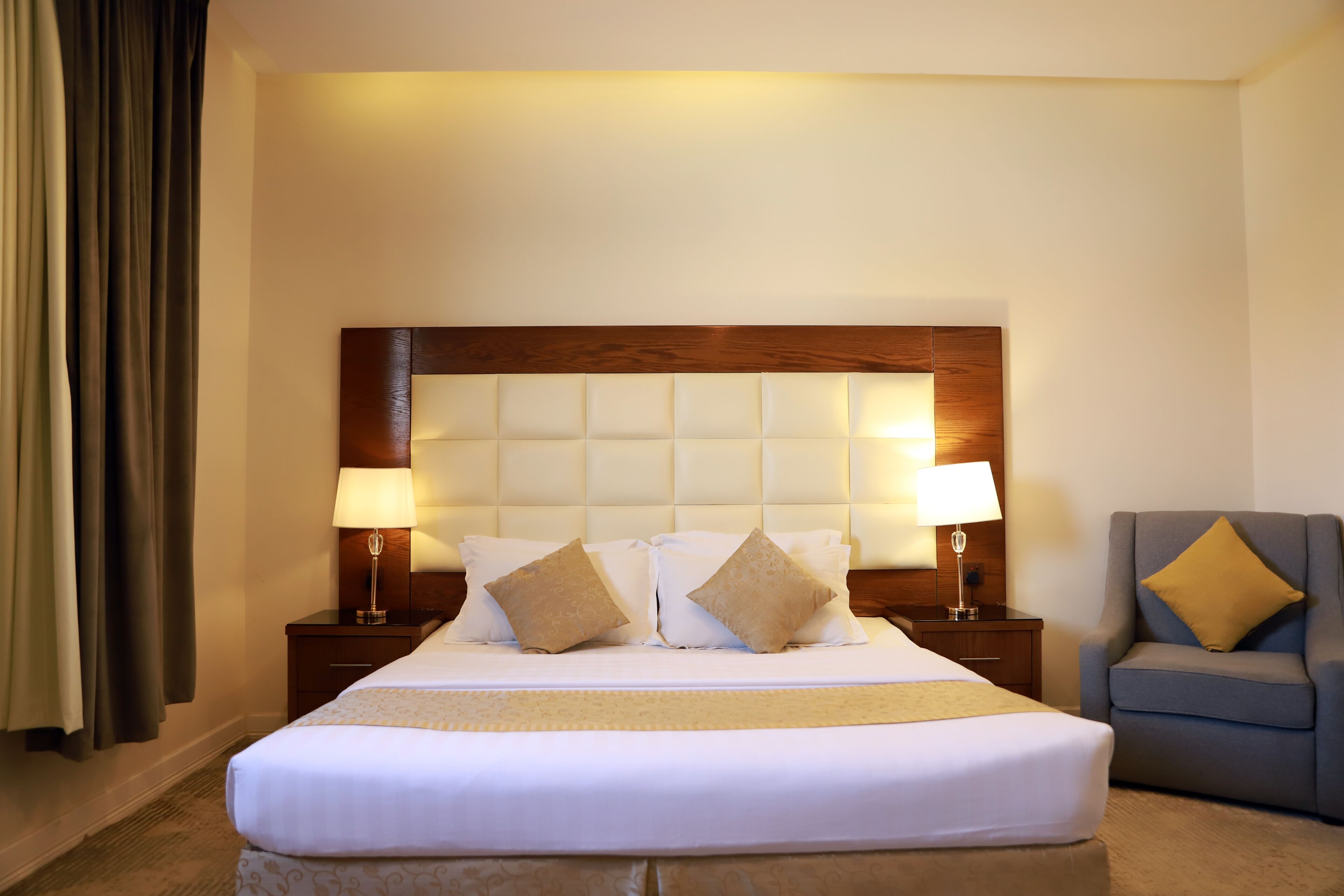 egyptian cotton sheets, premium bedding, individually decorated, desk