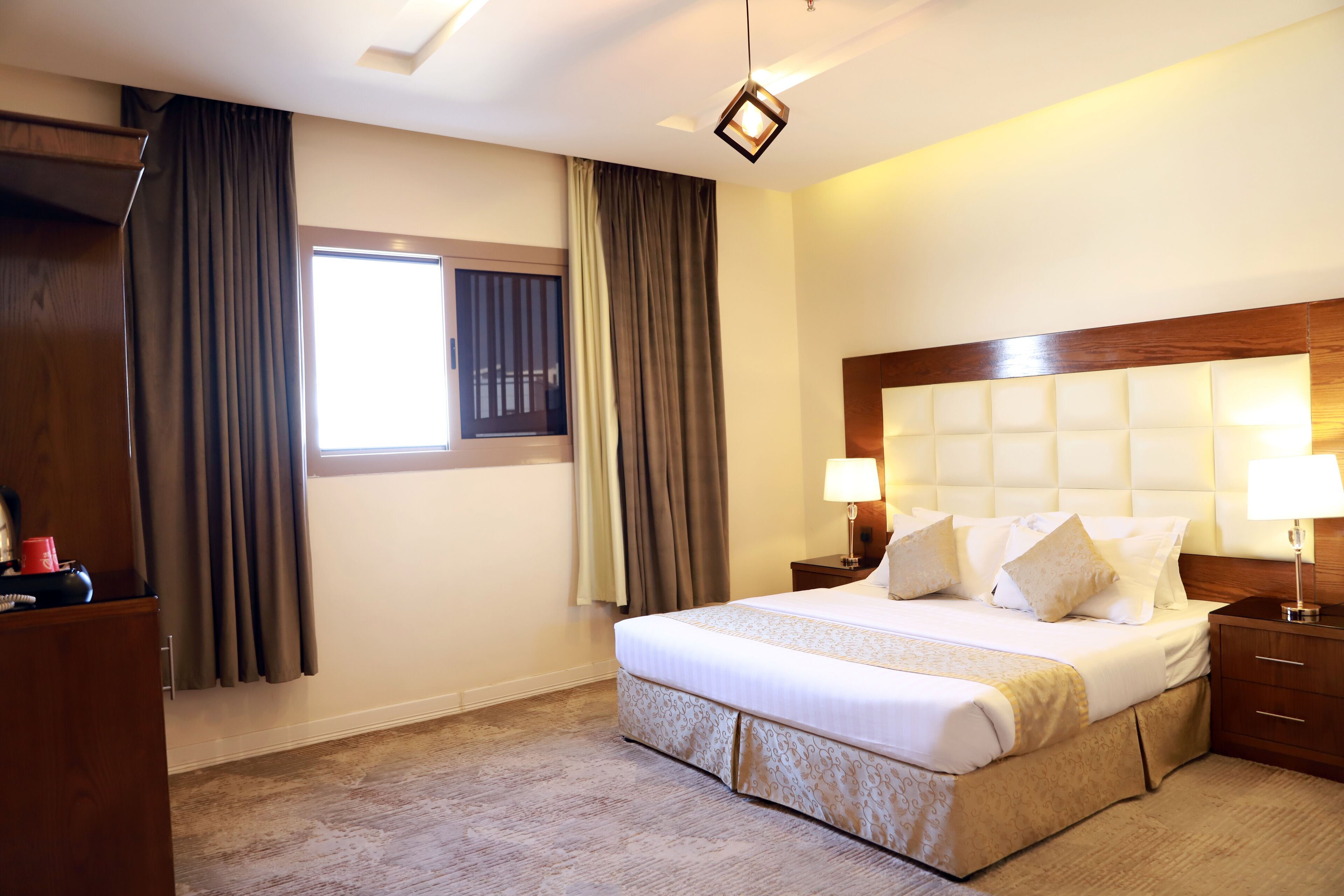 egyptian cotton sheets, premium bedding, individually decorated, desk