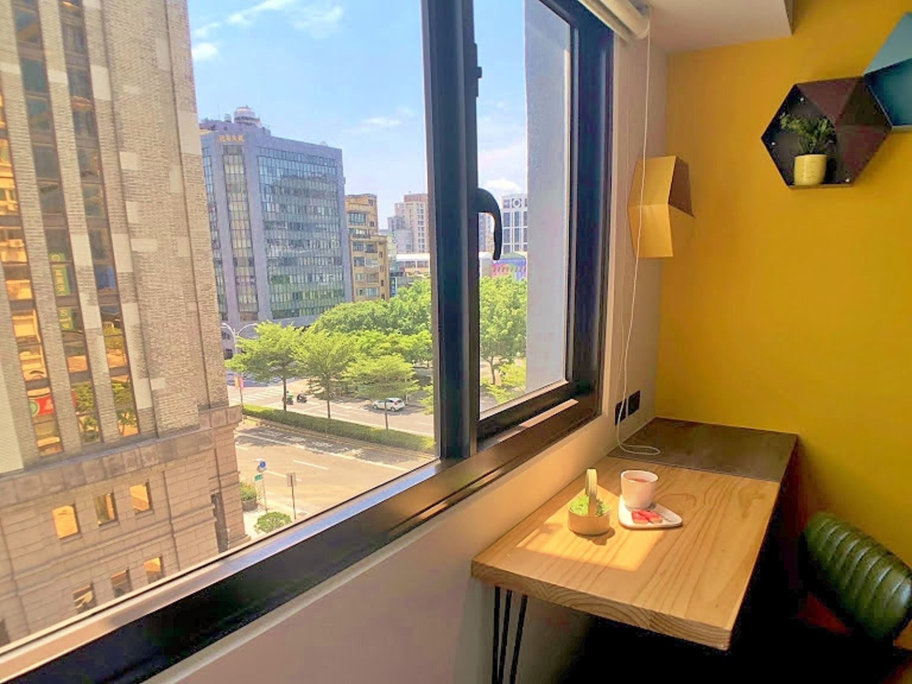 Sistema de insonorización, wifi gratis y ropa de cama 