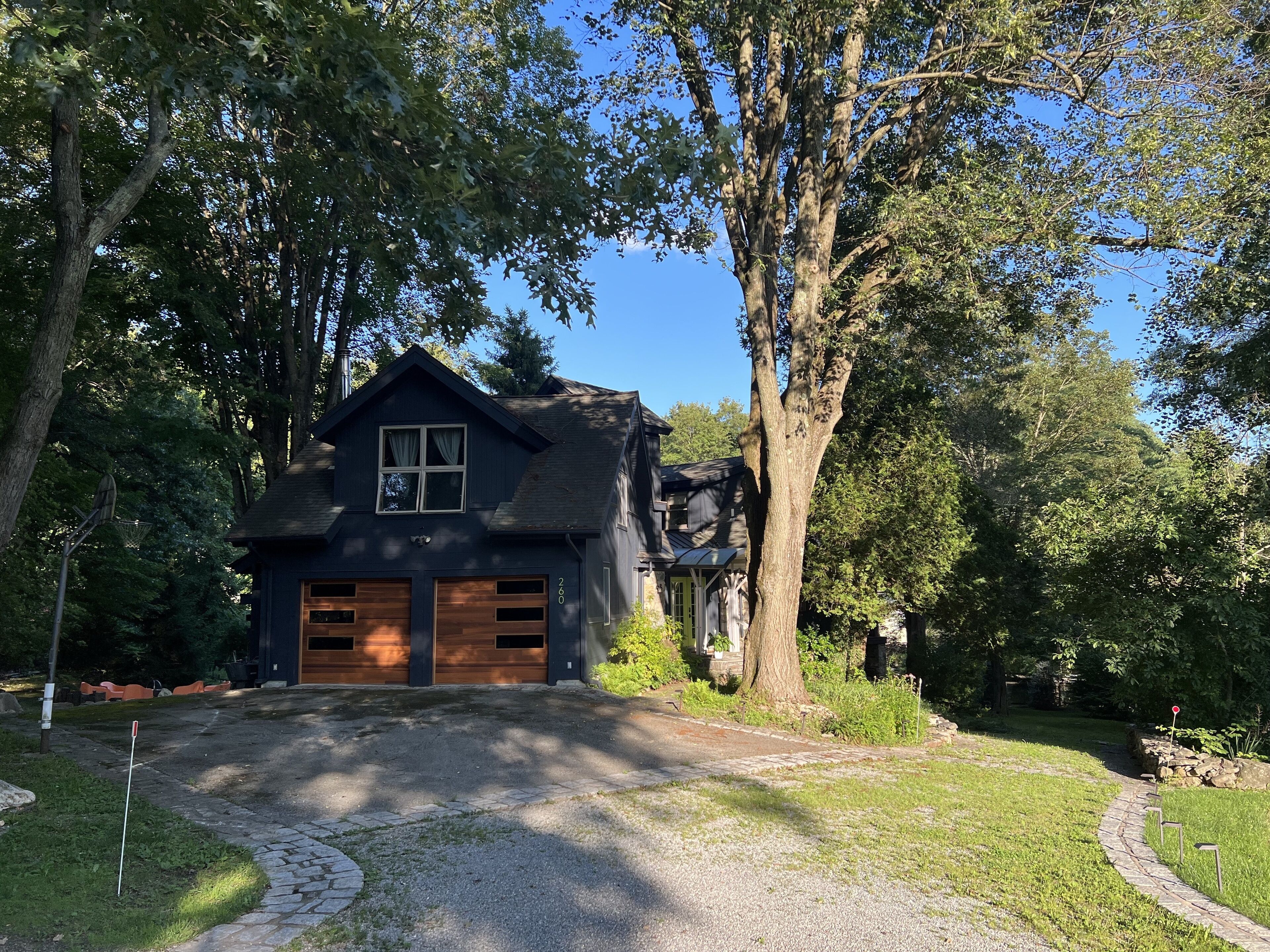 Upstate group-sized home in Putnam Valley, 15 minutes from Cold Spring, NY