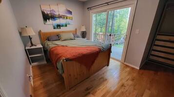 2 chambres, lit parapluie, draps fournis