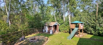 Peaceful location close to lake