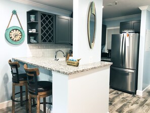 Cookware/dishes/utensils - Beautiful condo in Hilton Head Resort, renovated and minutes from the beach! (Hilton Head Island)