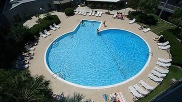 Piscina coperta, piscina all'aperto