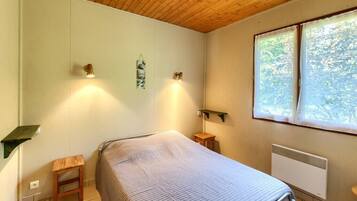 3 slaapkamers, een strijkplank/strijkijzer, wifi