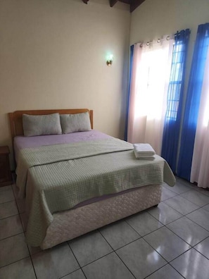 3 Schlafzimmer, Bügeleisen/Bügelbrett, kostenloses WLAN, Bettwäsche