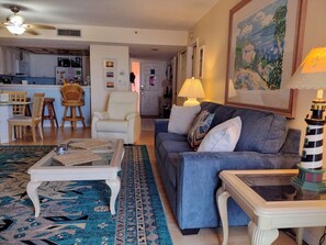 Smart TV, fireplace, DVD player, books - Tropical Beachfront Penthouse-Beach Cottages II (Indian Shores)