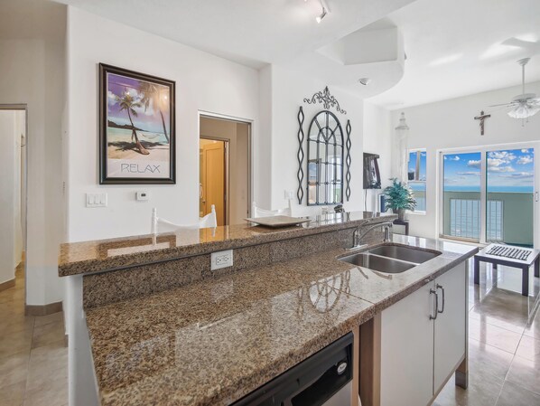 Condo (3 Bedrooms) | Property amenity