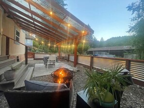 屋外ダイニングエリア