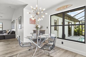 Dining - Cape Sunset Villa (Cape Coral)