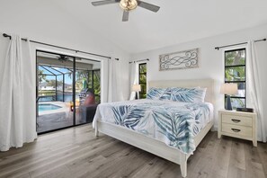 4 bedrooms, individually decorated, individually furnished, free WiFi - Cape Sunset Villa (Cape Coral)