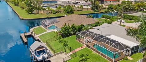 House (3 Bedrooms) | Exterior