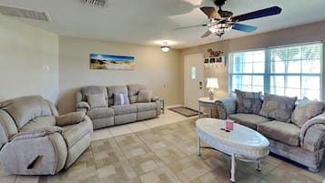 House (3 Bedrooms) | Property amenity