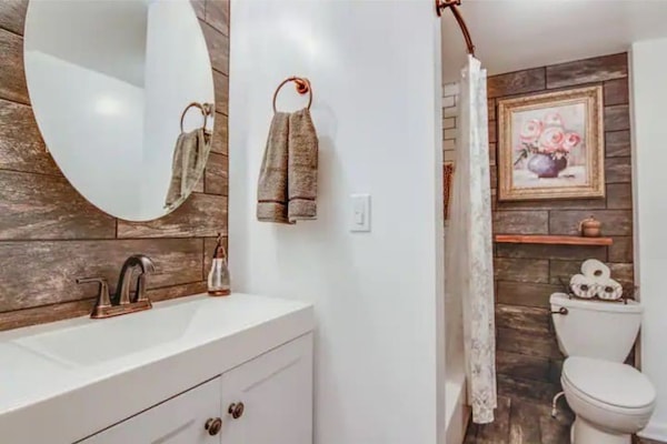 Shower, towels, soap, shampoo