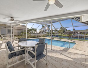 Outdoor pool - Paws In Paradise (Cape Coral)