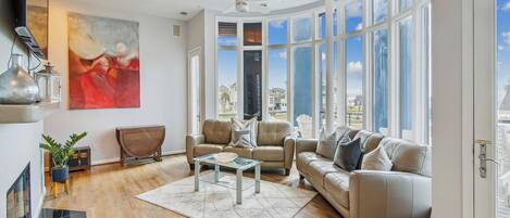 House (4 Bedrooms) | Front of property