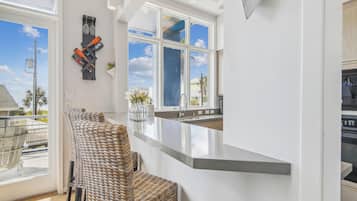 House (4 Bedrooms) | Property amenity