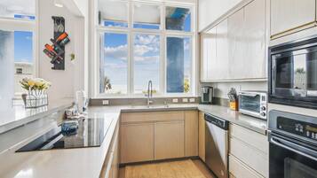 House (4 Bedrooms) | Property amenity