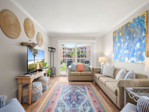 Beach & Tennis 217 by Distinctive Beach Rentals
