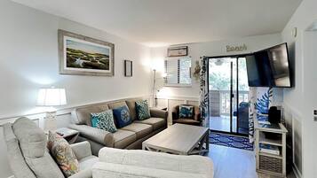 Condo (2 Bedrooms) | Property amenity