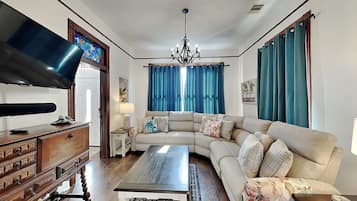 House (2 Bedrooms) | Property amenity