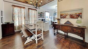 House (2 Bedrooms) | Property amenity