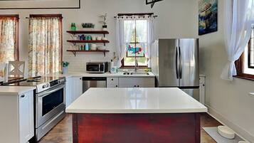 House (2 Bedrooms) | Property amenity