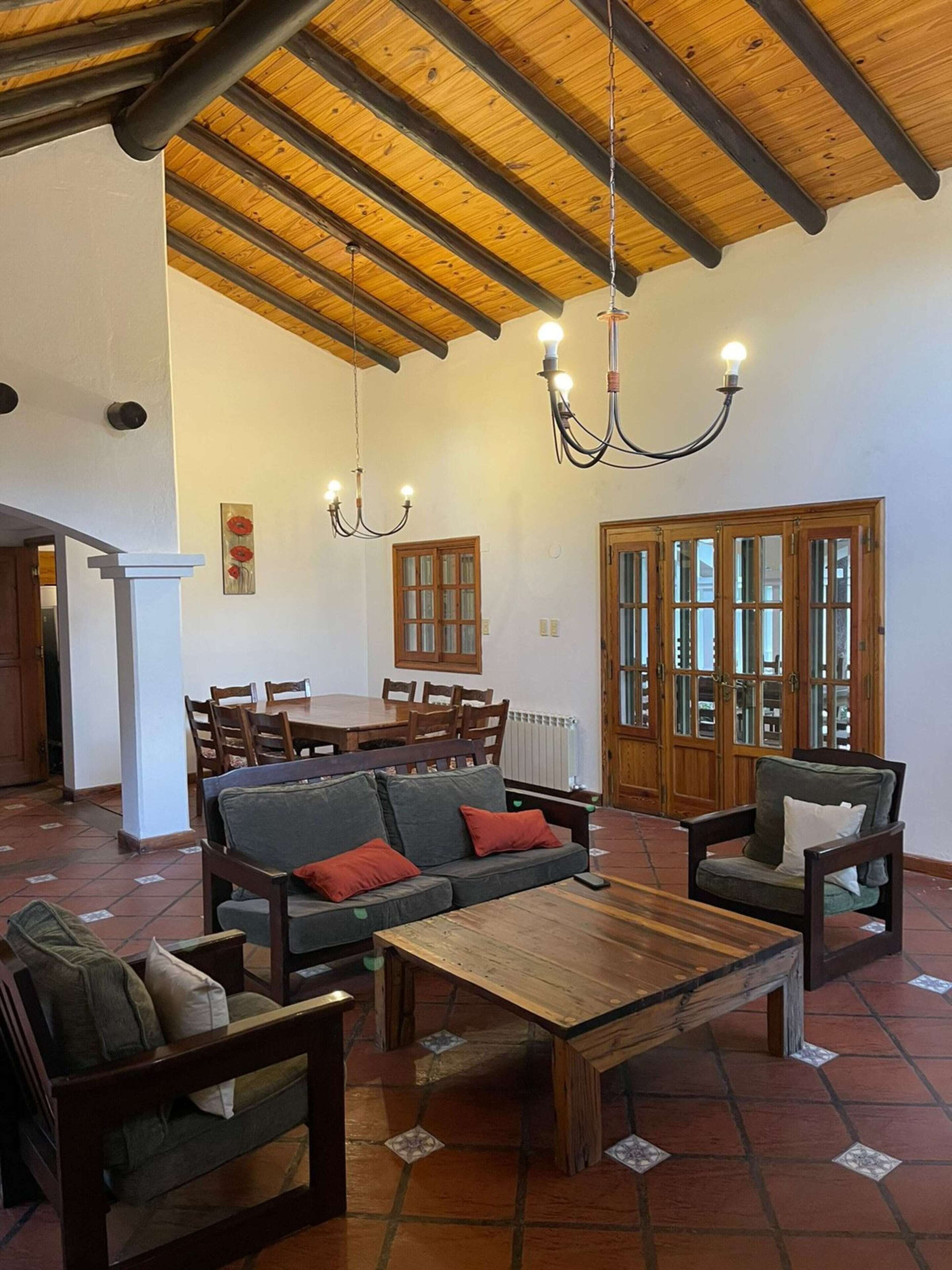 Smart TV de 40 pulgadas con canales por cable y Netflix 