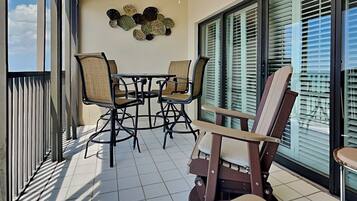 Condo (3 Bedrooms) | Property amenity